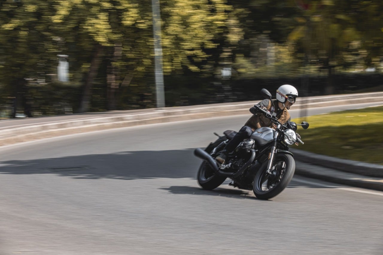 Moto Guzzi V7 Centenario e Triumph Street Twin: questione di PEDIGREE